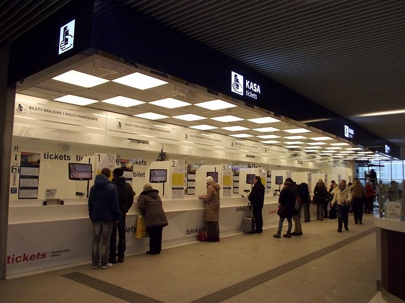 Кассовый зал на вокзале в Катовице